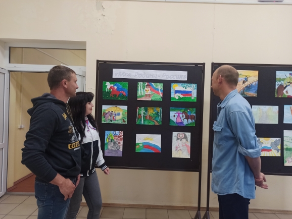 На выставку детских рисунков